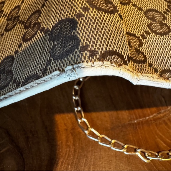 Gucci
GG Princy French Flap Wallet converted Crossbody - Picture 14 of 17